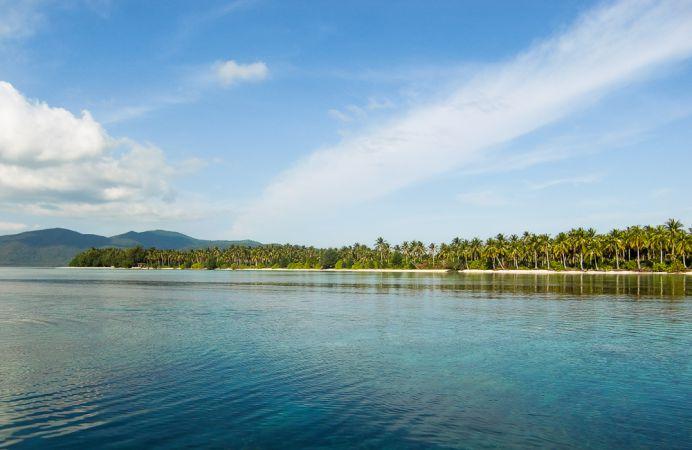 Lokasi sekitar pulau menajangan, lokasi snorkling ibarat kolam yang dibuat alam