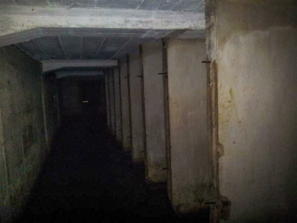 Kamar-kamar kecil berukuran 1x1 meter yang juga terletak di basement lawang sewu. Konon kamar-kamar kecil ini adalah penjara yang bisa memuat 10 orang dewasa.