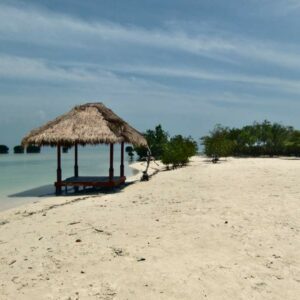 Pantai Pasir Perawan yang paling bagus di Pulau Pari diantara pantai lainnya.