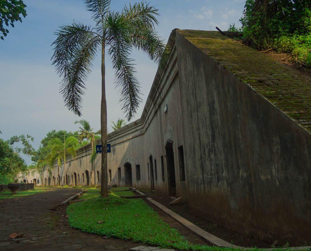 Ruang Barak yang masih kokoh berdiri sepenggal jejak sejarah era penjajahan.