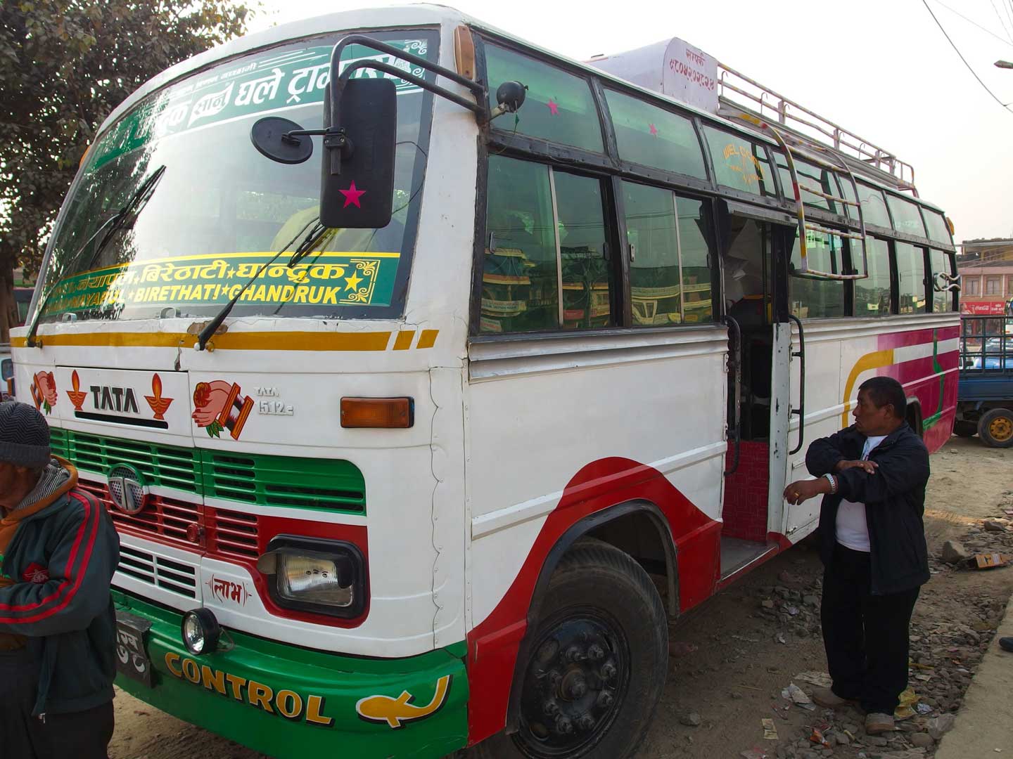 Bus lokal Pokhara Kimche